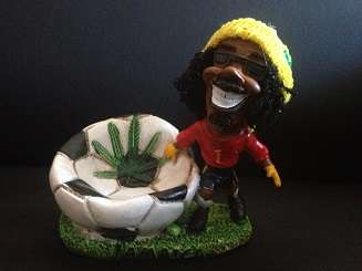 RASTA !!! AWSOME RASTA ASHTRAY!!